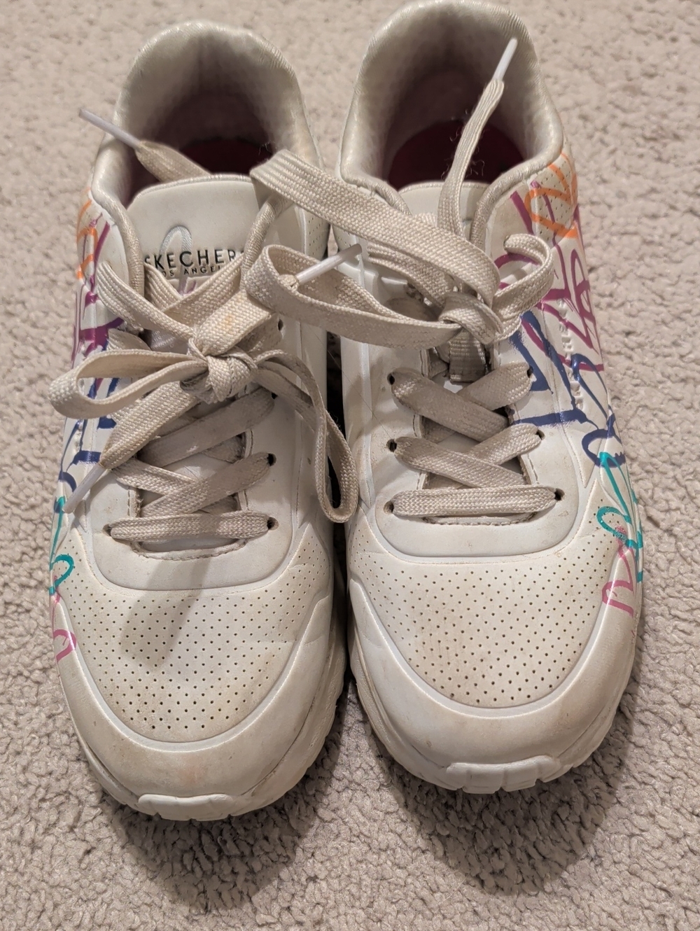 Skechers Kids White Sneakers with Multicolor Graffiti